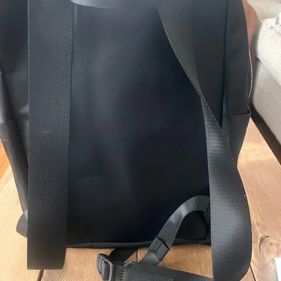 lululemon athletica everywhere backpack 11.5 L - Picture 8 of 8